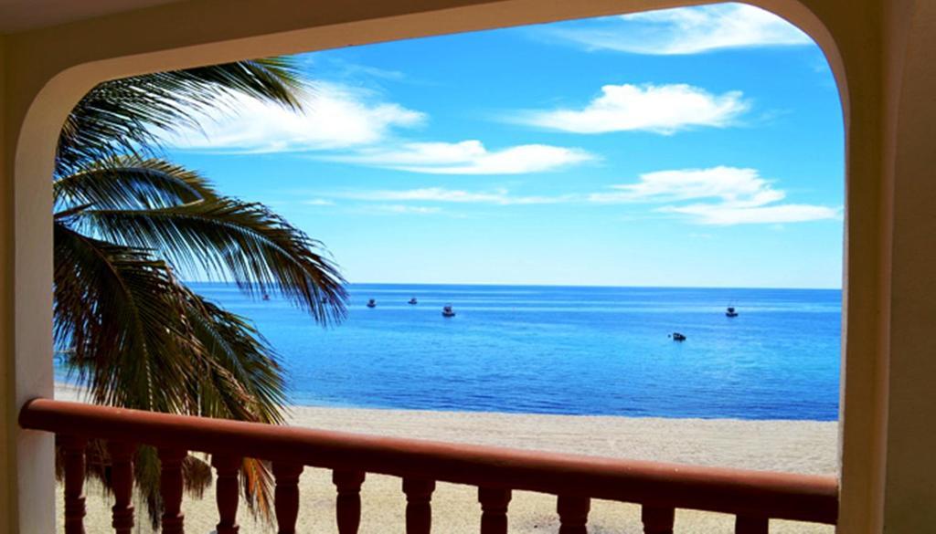 Hotel Playa Del Sol Лос-Баррилес Номер фото