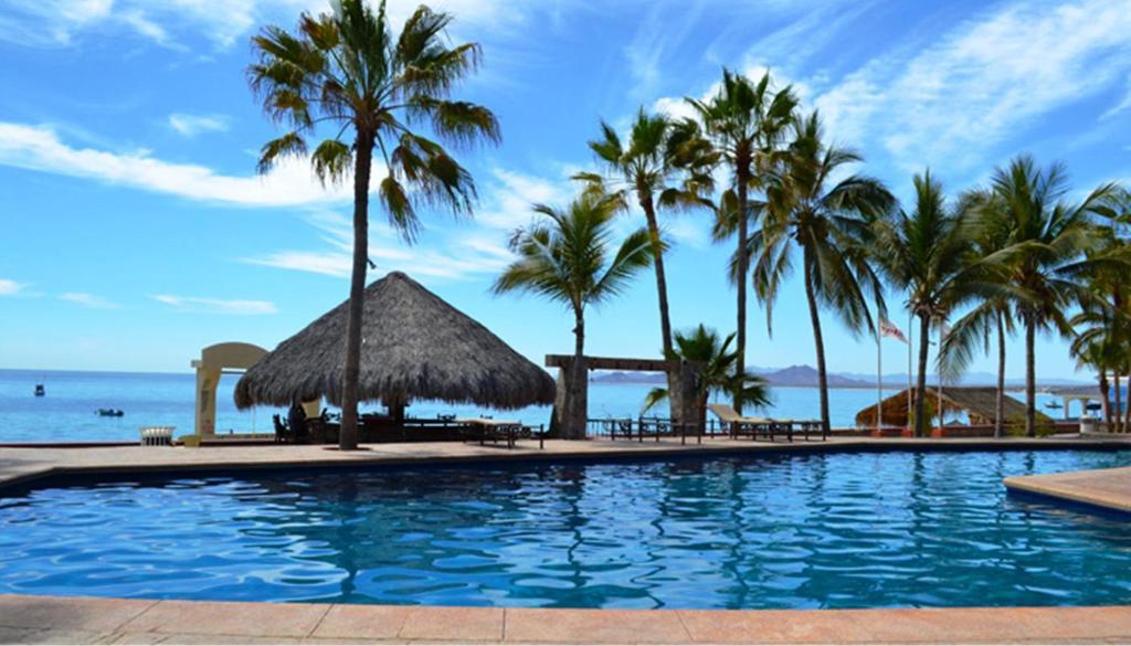 Hotel Playa Del Sol Лос-Баррилес Экстерьер фото